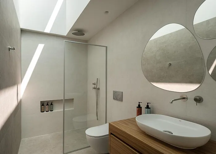 Alba Cave * خانيا