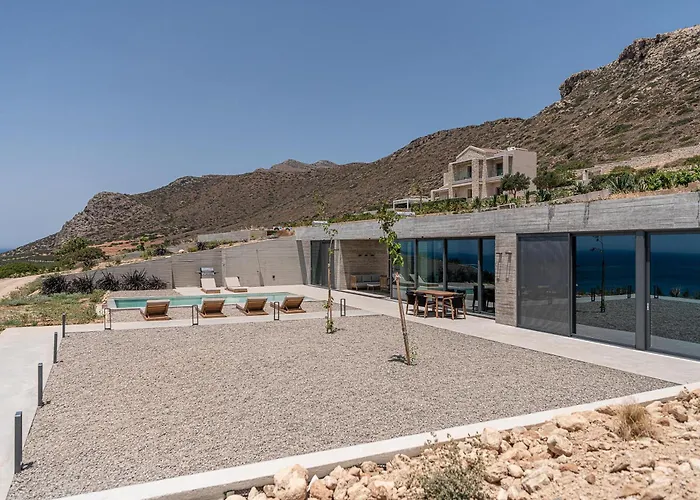 Alba Cave خانيا