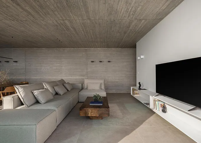 Alba Cave * خانيا