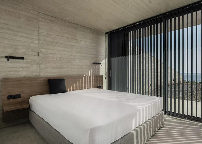 فيلة Alba Cave *