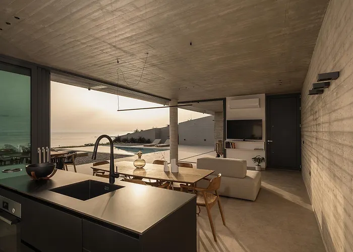 Alba Cave خانيا